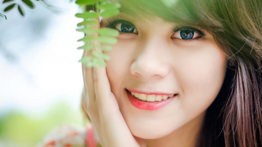 王毅会见上海合作组织秘书长叶尔梅克巴耶夫